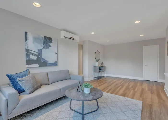 Avenue B340 Cozy Furnished 2Br, With Gym, Pool