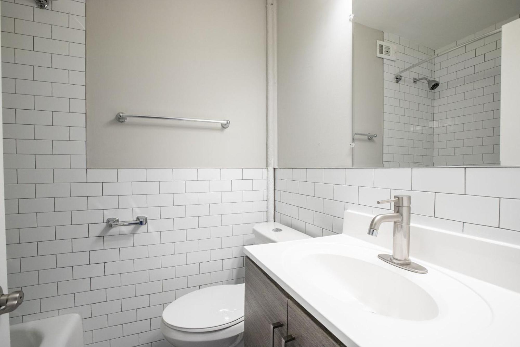 Avenue B340 Cozy Furnished 2br, With Gym, Pool