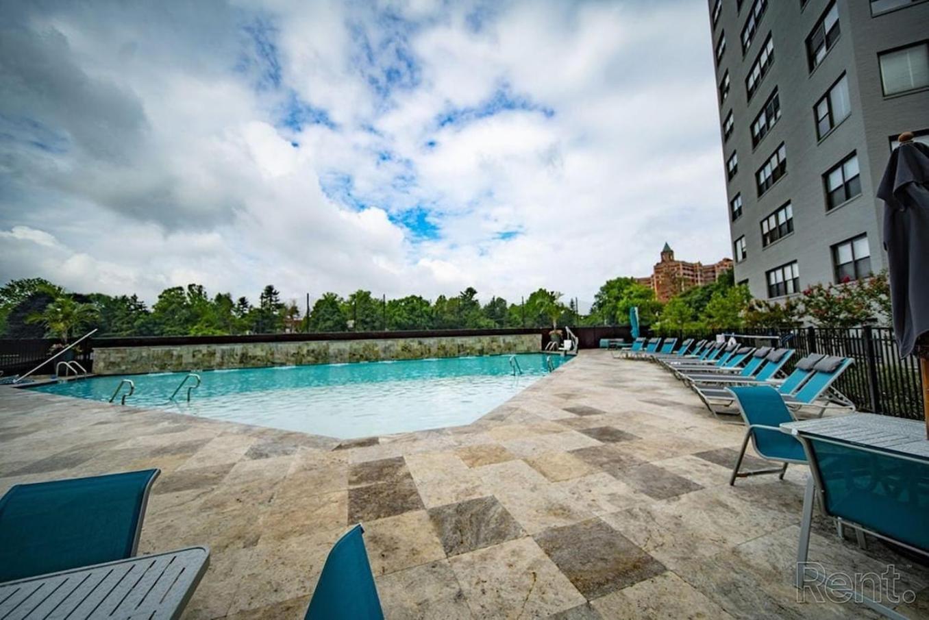 Avenue B340 Cozy Furnished 2br, With Gym, Pool *